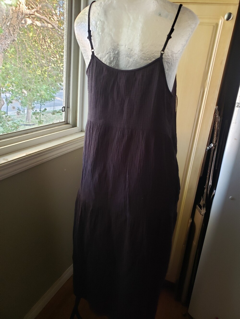 Women’s Black Tiered Midi Skirt - Classic Minimal Style Pockets - Picture 2 of 4